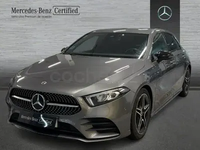 Usado Mercedes A180 136 CV (100 kW) 2022 Gris / plata Berlina