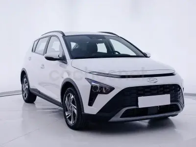 Usado Hyundai Bayon 100 CV (73 kW) 2023 Blanco SUV