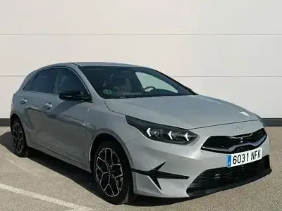 Nuevo Kia Ceed Style 100 CV (73 kW) 2025 Gris Utilitario