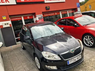 Occasion Skoda Fabia 75 PK (55 kW) 2011 Zwart Sedan