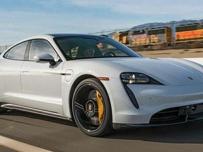 Usado Porsche Taycan Turbo S 700 kW (952 CV) 2025 Gris Berlina