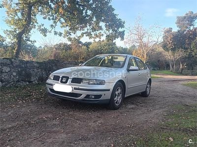 Usado Seat Leon 110 CV (80 kW) 2001 Gris / plata Berlina