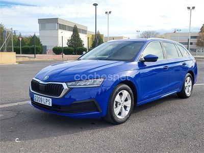 Azul Usado 2021 Skoda Octavia G-TEC Ambition Familiar | 13.990 €