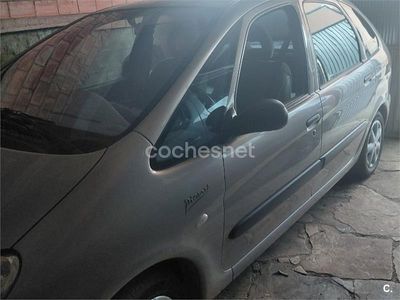 Usado Citroën Xsara Picasso 90 CV (66 kW) 2003 Beige Monovolumen