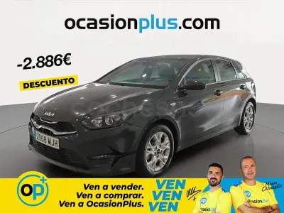 Usado Kia Ceed 136 CV (100 kW) 2023 Gris / plata Utilitario