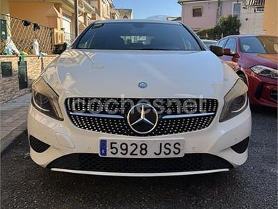 Usado Mercedes A180 AMG line 109 CV (80 kW) 2013 Blanco Berlina