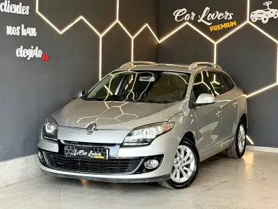 Usado Renault Mégane GrandTour 110 CV (80 kW) 2012 Gris / plata Familiar