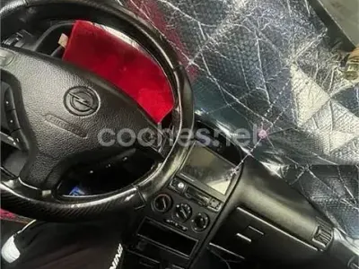 Usado Opel Astra Cabriolet 115 CV (84 kW) 1997 Gris / plata Descapotable