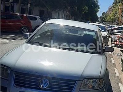 Gris / plata Usado 2002 VW Passat Trendline Berlina | 1000 €