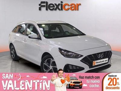 Usado Hyundai i30 116 CV (85 kW) 2022 Blanco Berlina