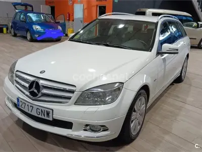 Usado Mercedes C220 Avantgarde 170 CV (125 kW) 2009 Blanco Familiar