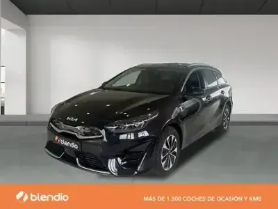 Usado Kia Ceed 141 CV (103 kW) 2025 Negro Utilitario