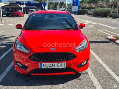 Usado Ford Focus ST-Line 125 CV (91 kW) 2018 Rojo Berlina