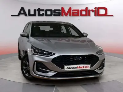 Usado Ford Focus ST-Line 125 CV (91 kW) 2023 Plateado Berlina