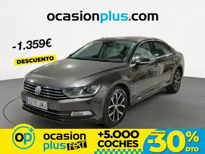 Usado VW Passat Advance 150 CV (110 kW) 2016 Marrón Berlina