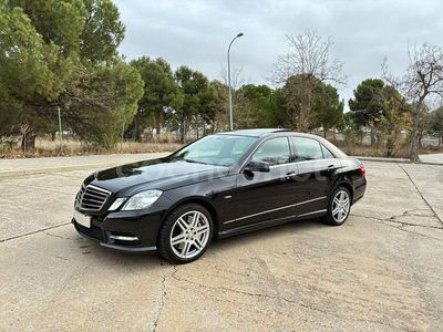 Negro Usado 2012 Mercedes E500 Elegance Berlina | 23.800 €