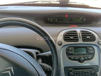 Usado Citroën Xsara Picasso 90 CV (66 kW) 2005 Gris / plata Monovolumen