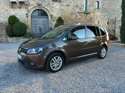 Usado VW Touran Advance 140 CV (102 kW) 2012 Marrón Monovolumen