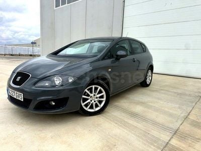 Usado Seat Leon Reference 105 CV (77 kW) 2010 Gris / plata Utilitario