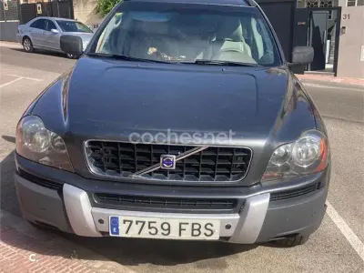 Usado Volvo XC90 Momentum 163 CV (119 kW) 2006 Gris / plata SUV