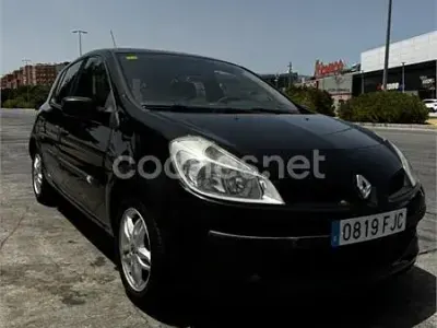 Usado Renault Clio II Expression 75 CV (55 kW) 2006 Negro Berlina