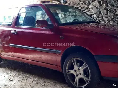Usado VW Golf III 90 CV (66 kW) 1992 Granate Utilitario