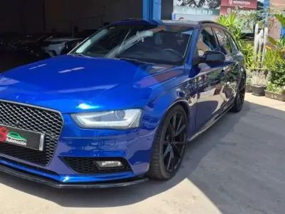 Usado Audi A4 143 CV (105 kW) 2012 Azul Familiar