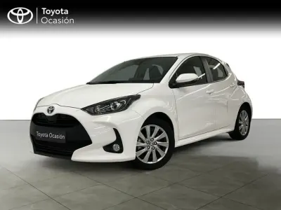 Begagnad Toyota Yaris Active 116 HK (85 kW) 2023 Vit Halvkombi