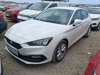 Usado Seat Leon Style 116 CV (85 kW) 2021 Blanco Utilitario