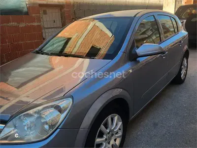 Usado Opel Astra Enjoy 115 CV (84 kW) 2007 Azul Berlina