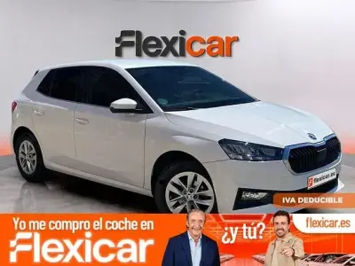 Usado Skoda Fabia Selection 95 CV (69 kW) 2024 Blanco Utilitario