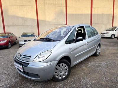 Usado Citroën Xsara Picasso Exclusive 90 CV (66 kW) 2005 Gris / plata Monovolumen
