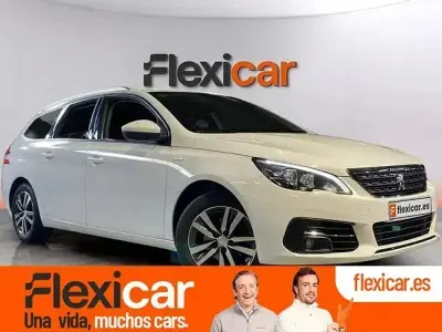 Usado Peugeot 308 SW Style 130 CV (95 kW) 2021 Blanco Familiar