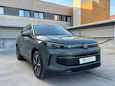 Usado VW Tiguan Life 150 CV (110 kW) 2025 Verde SUV