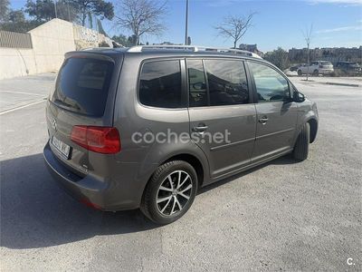 Usado VW Touran Edition 170 CV (125 kW) 2014 Marrón Monovolumen