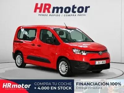Usado Toyota Proace City City 131 CV (96 kW) 2023 Rojo Monovolumen