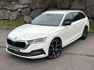 Usado Skoda Octavia Style 150 CV (110 kW) 2020 Blanco Familiar