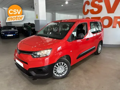 Usado Toyota Proace Verso Active 131 CV (96 kW) 2023 Rojo Familiar