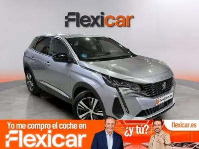 Usado Peugeot 3008 Allure 136 CV (100 kW) 2024 Gris SUV