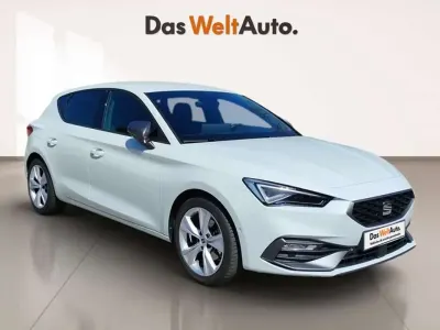 Usado Seat Leon FR 116 CV (85 kW) 2025 Blanco Utilitario
