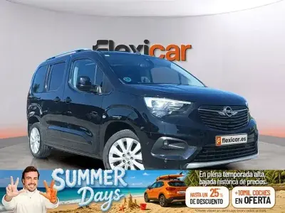 Usado Opel Combo Life 131 CV (96 kW) 2020 Negro Berlina