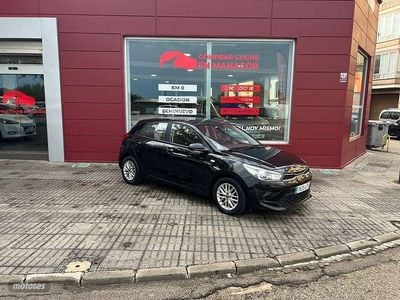 Negro Usado 2021 Kia Rio | 14.450 € (Un poco caro)