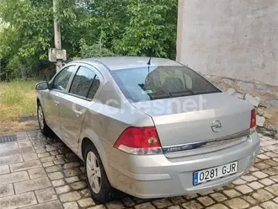 Usado Opel Astra Enjoy 105 CV (77 kW) 2008 Beige Berlina
