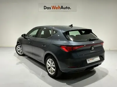 Usado Seat Leon Style 116 CV (85 kW) 2025 Gris