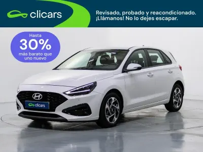 Usado Hyundai i30 120 CV (88 kW) 2024 Blanco Berlina