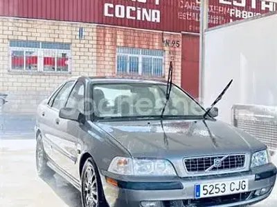 Usado Volvo S40 102 CV (75 kW) 2003 Beige Berlina