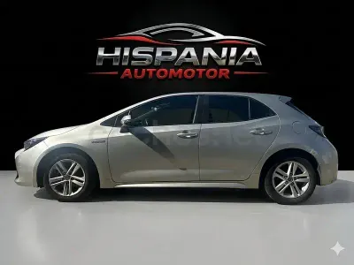 Usado Toyota Corolla Active 122 CV (89 kW) 2021 Gris / plata Berlina