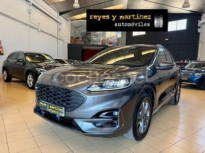 Usado Ford Kuga ST-Line 150 CV (110 kW) 2023 Gris / plata SUV