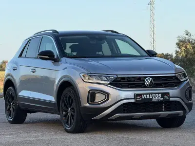 Usado VW T-Roc Life 115 CV (84 kW) 2023 Gris / plata SUV