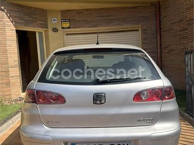 Usado Seat Ibiza Reference 100 CV (73 kW) 2004 Gris / plata Utilitario